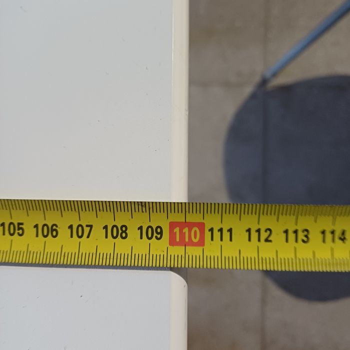 Mesa extensível branca + 4 cadeiras – bom estado