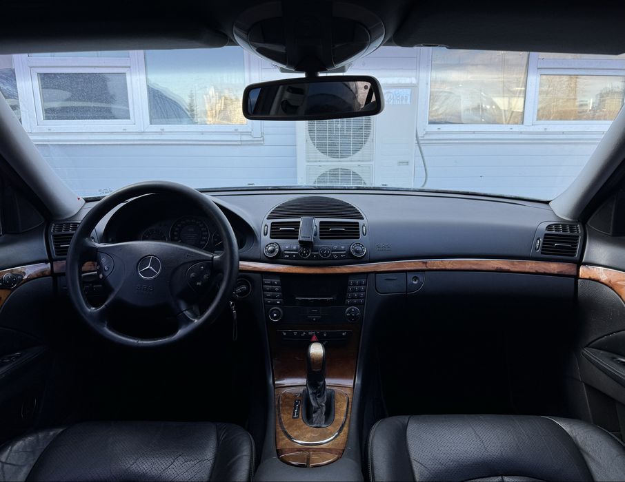 Mercedes Benz w211