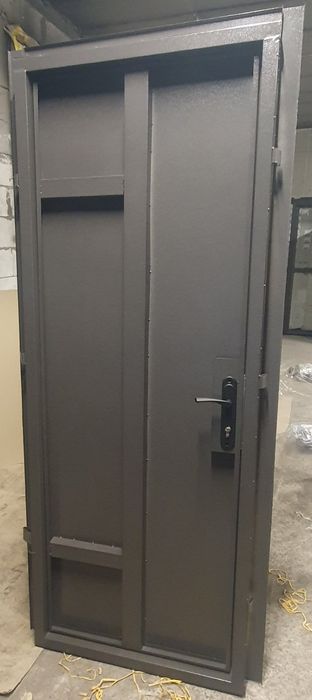 Двери входные технические металлические Бюджетные Мет ДСП В наличии