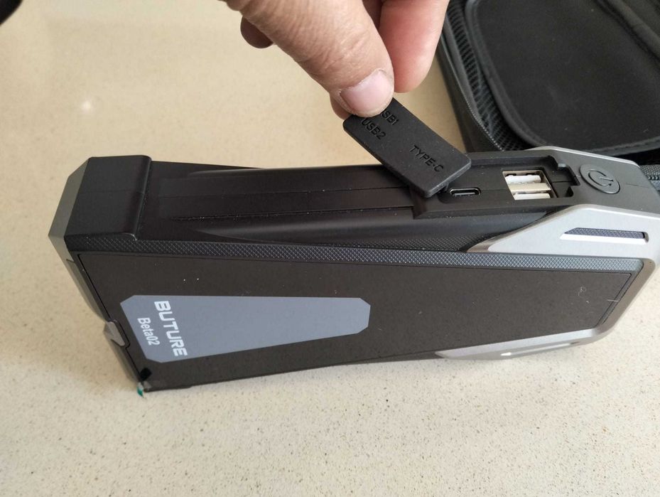 Booster de Arranque Buture Beta02  Portable Car Jump Starter 2500A