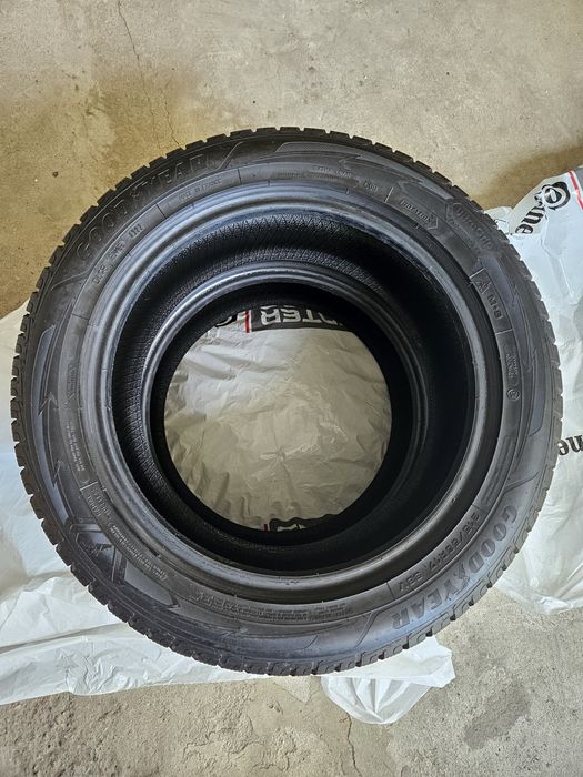 Opony zimowe 17 215 55 98V  GOODYEAR ULTRAGRIP - Jak Nowe.ok 8mm!!!