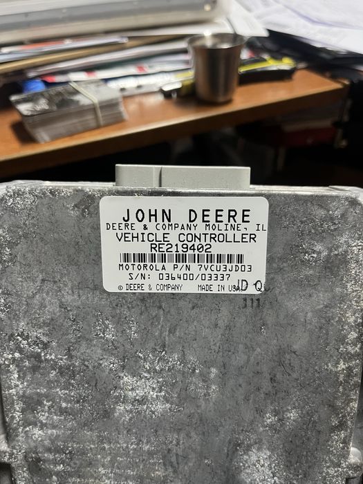Centralina John Deere Vehicle Controller RE219402