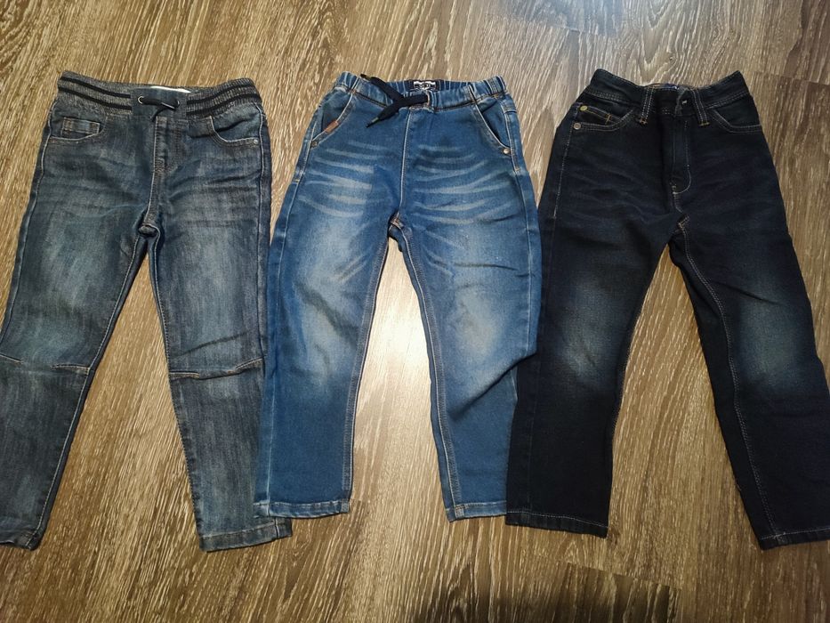 Пакет якісного одягу на хлопчика 3-4 роки.