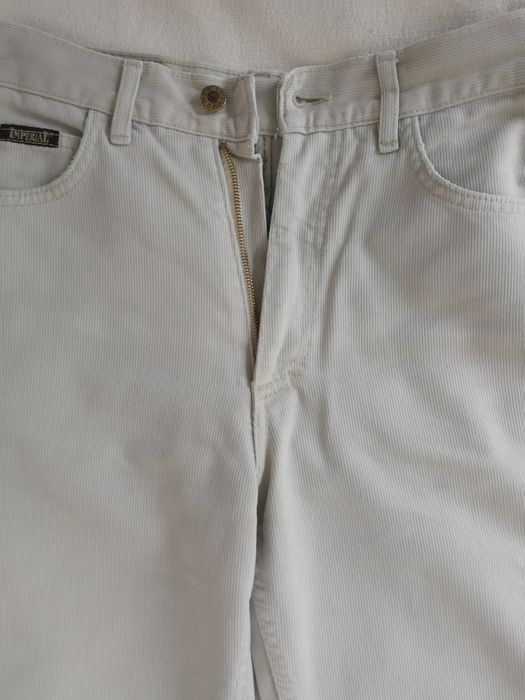 Mom jeans kremowe