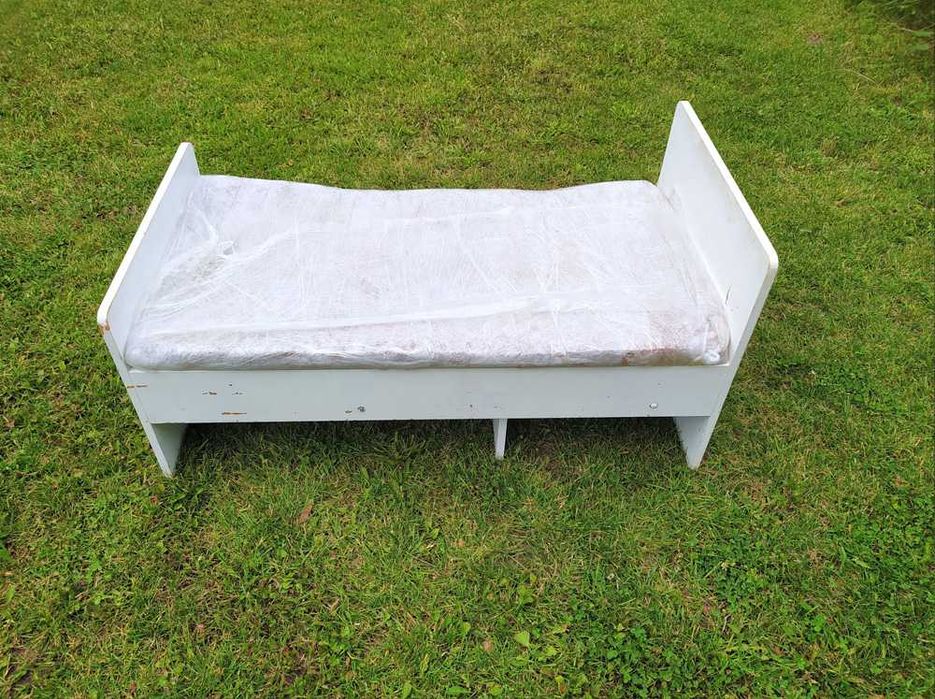 Кровать 103х60 см детская IKEA с матрасом (кокосовая стружка) 100х58х5