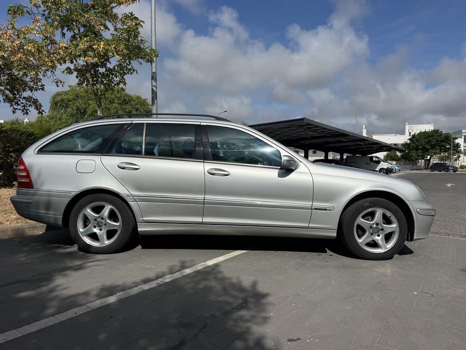 Mercedes-Benz C 200 — fotografia 4