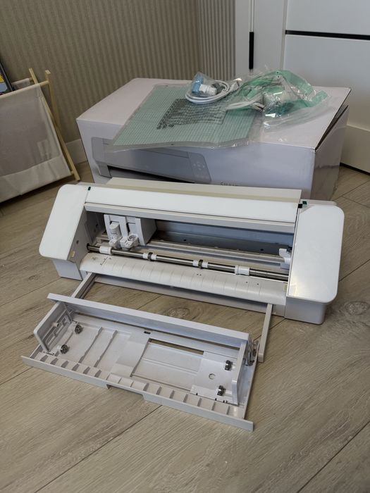 Плотер Silhouette CAMEO 4