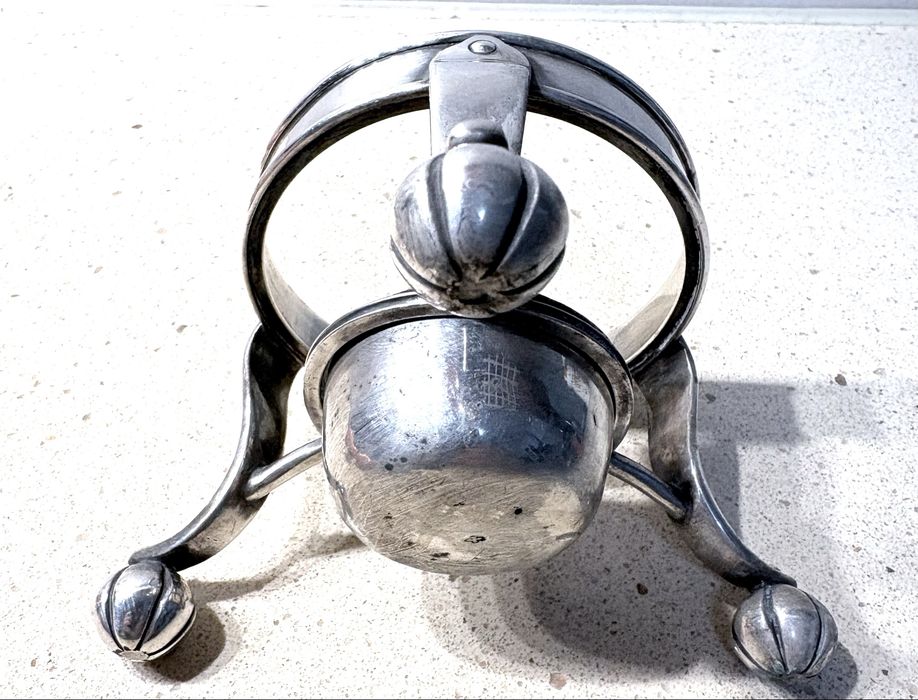 Antigo aquecedor / rechaud francês com banho em prata contrastada