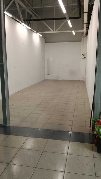 Оренда ТЦ Сріблястий м. Львів вул . Патона 37 (31,78 м.кв.)