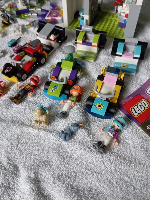 Lego Friends 41352 Dzień wielkiego wyścigu, kompletny