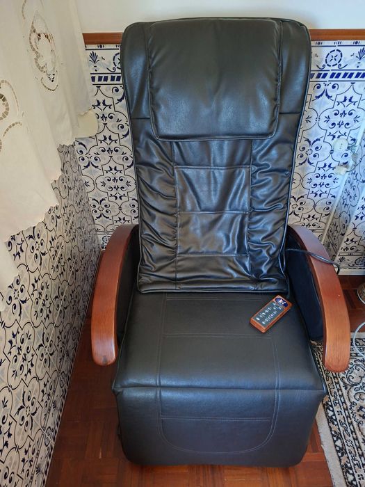 Cadeirão de massagem e relax como novo. Várias funções.