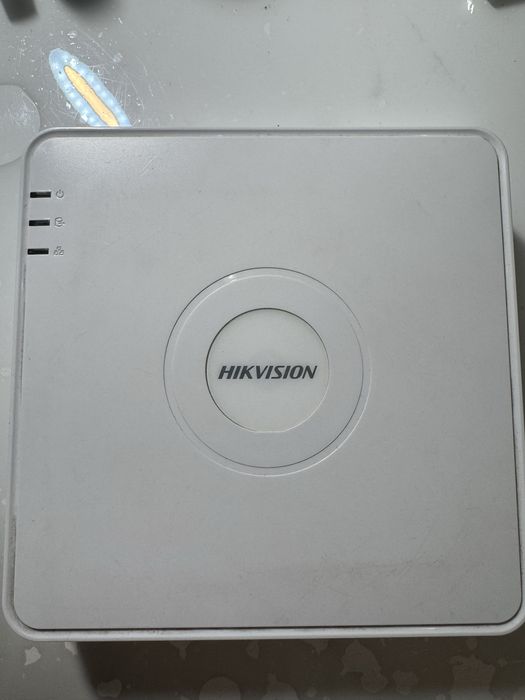 Відеореєстратор Hikvision DS-7108NI-SN + hdd 2tb