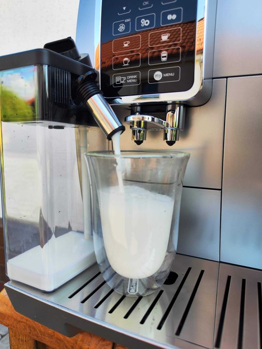 Кавомашина кофемашина DeLonghi Dinamica ECAM 350.55
