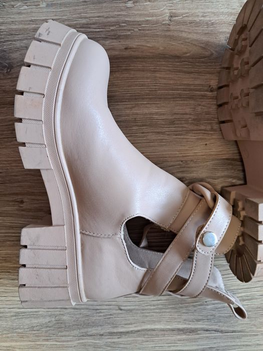 Buty Botki polbuty bezowe 36
