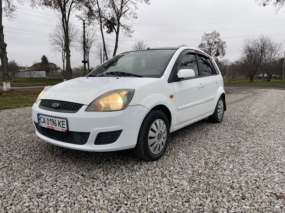Продам Ford Fiesta 1.3 бензин