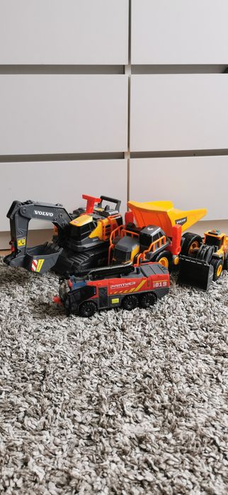 Dickie Toys Koparka, ciężarówka, ładowarka i samochód gaśniczy