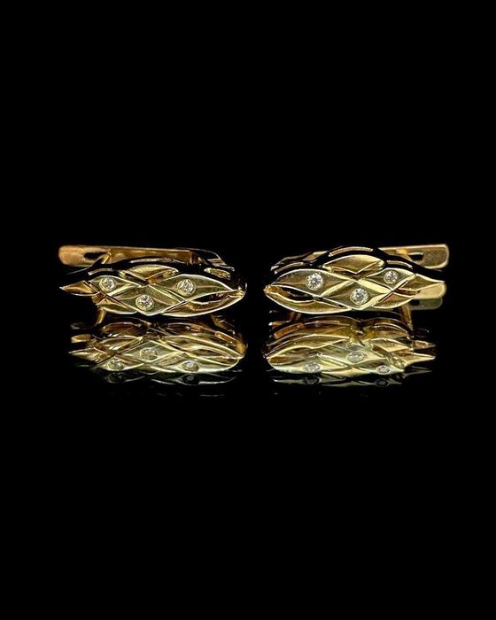 Золотые серьги с бриллиантами