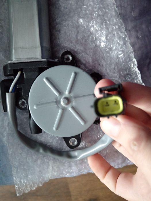 Моторчик стеклоподъёмника Subaru