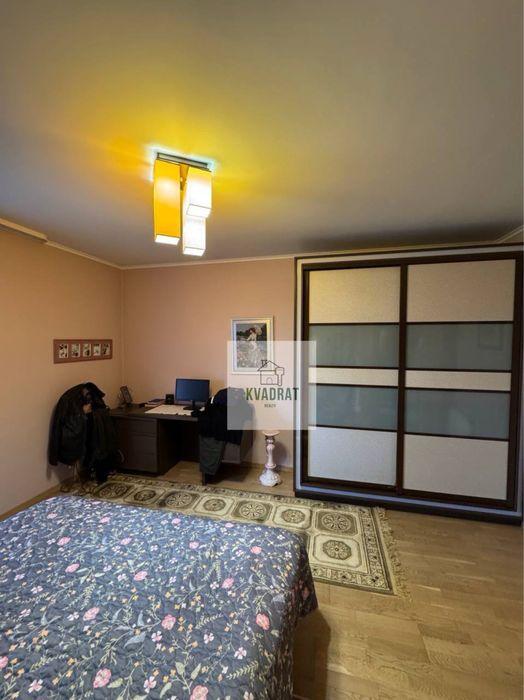 Продам стильний котедж в престижному районі міста