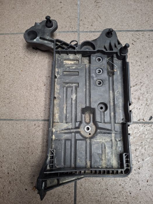 Podstawa Akumulatora Audi Q2 5Q0.915.331.K