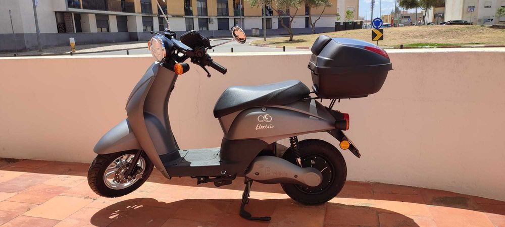 Scooter eléctrica