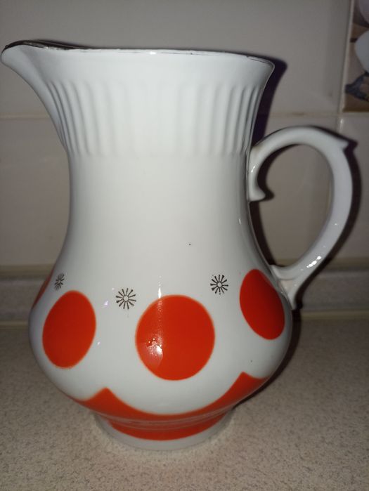 Кувшин в горошек