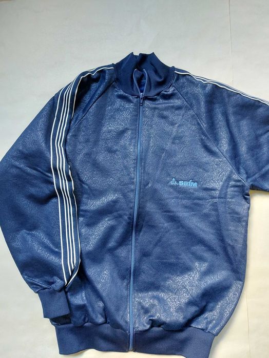 Мужской спортивный костюм с лампасами.Новый.