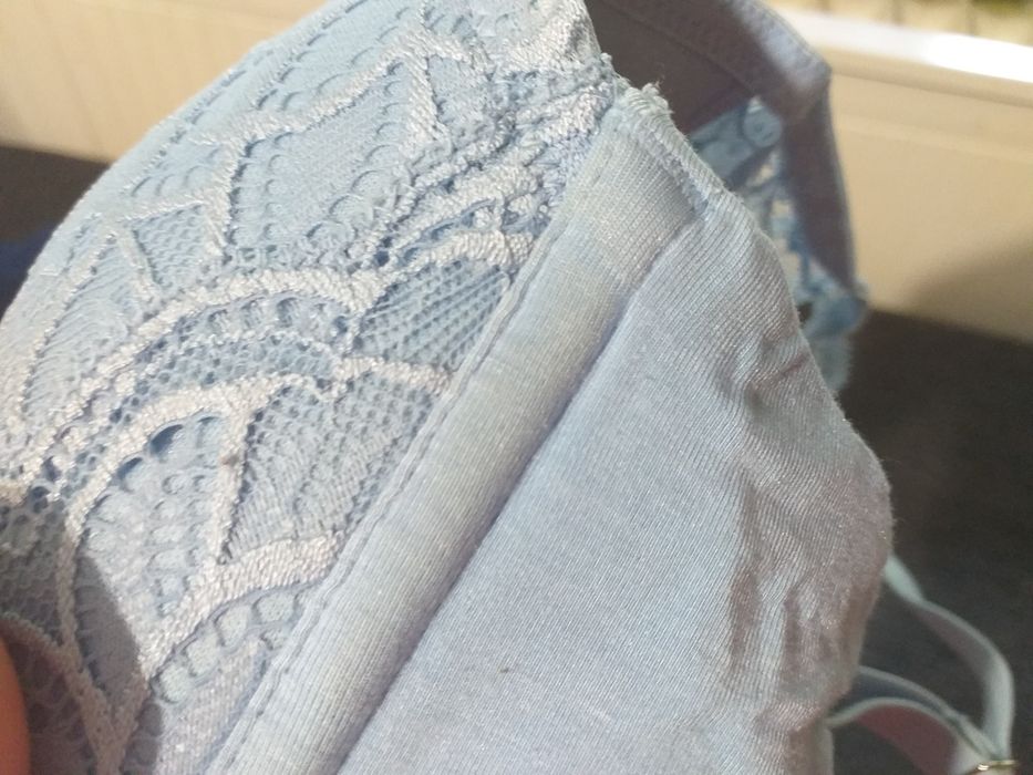 Miękki biustonosz 80C błękitny koronkowy