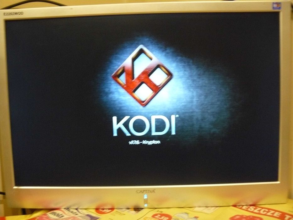 Monitor 22 z wbud. głośniki vga