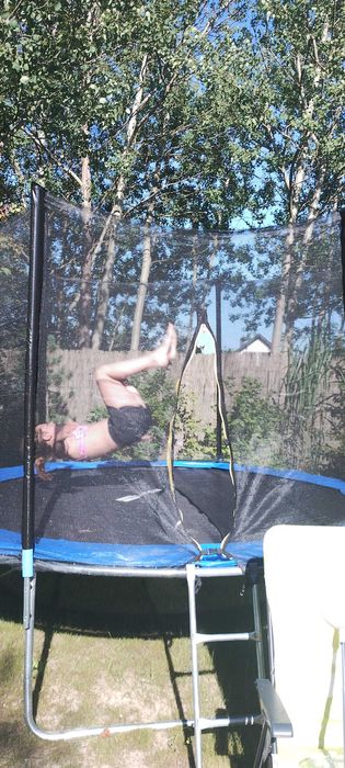Sprzedam trampolinę. Duża