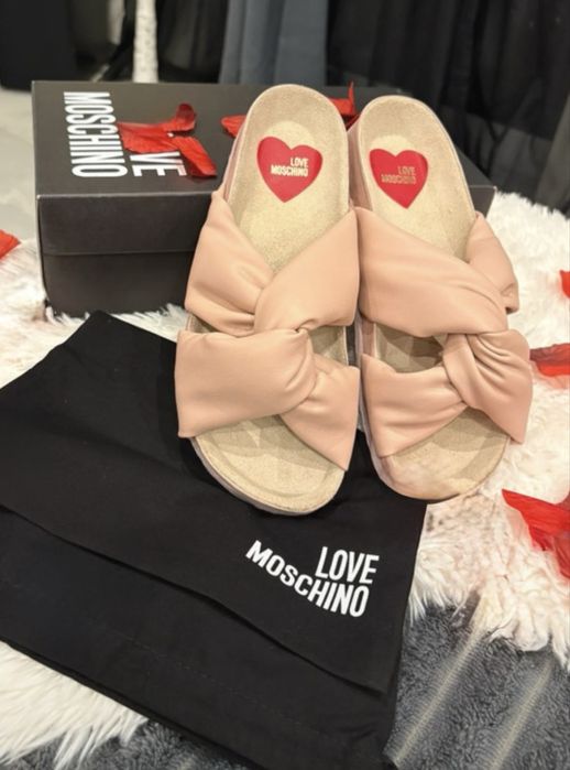Nowe sliczne klapki Love Moschino