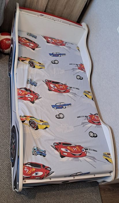 Łóżko dziecięce samochodzik