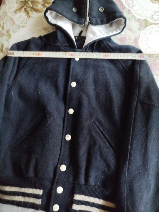 Продам детские куртки.