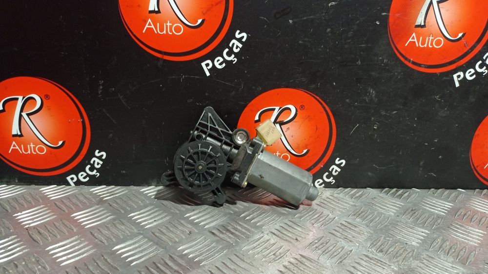 Motor Do Elevador Porta F.D Mercedes-Benz Clk (C208)