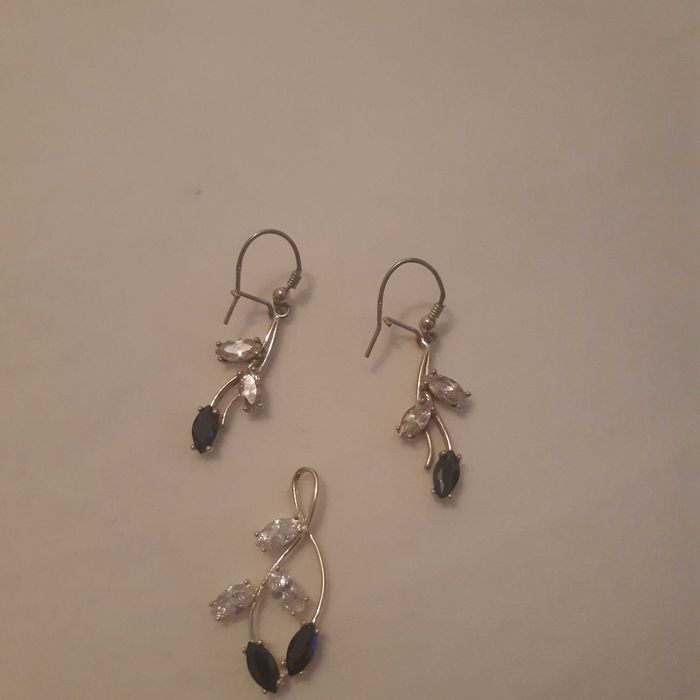 Komplet biżuterii cyrkonia kolczyki zawieszka nowe