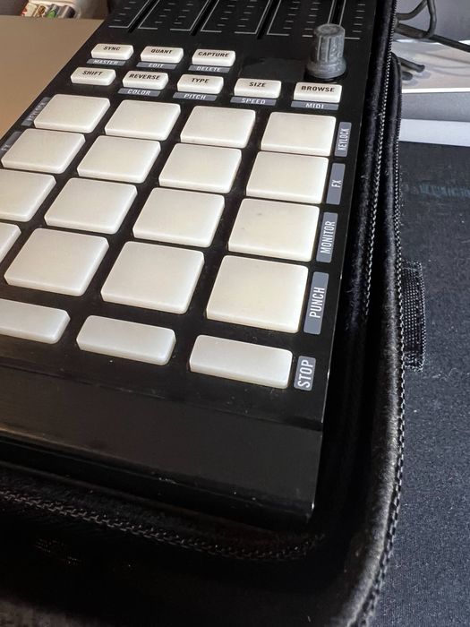 Traktor Kontrol F1 + Bolsa NI