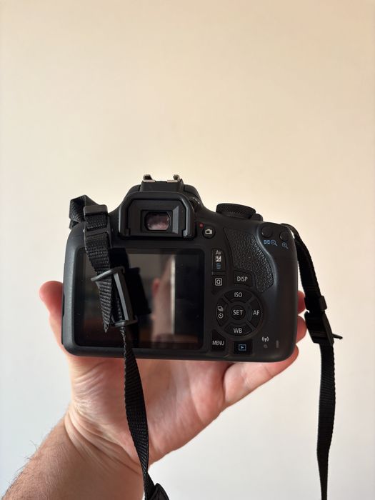 Canon 2000d + 18-55mm