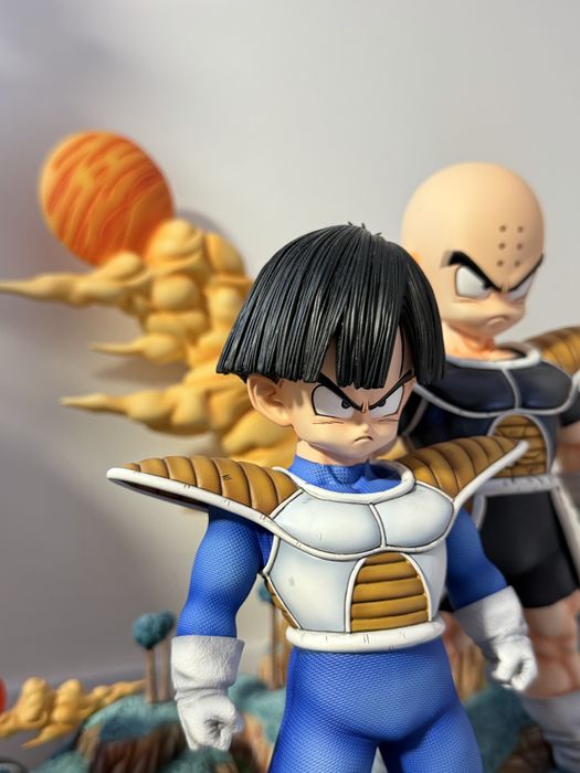 Gohan e Krillin resina da marca Showtime