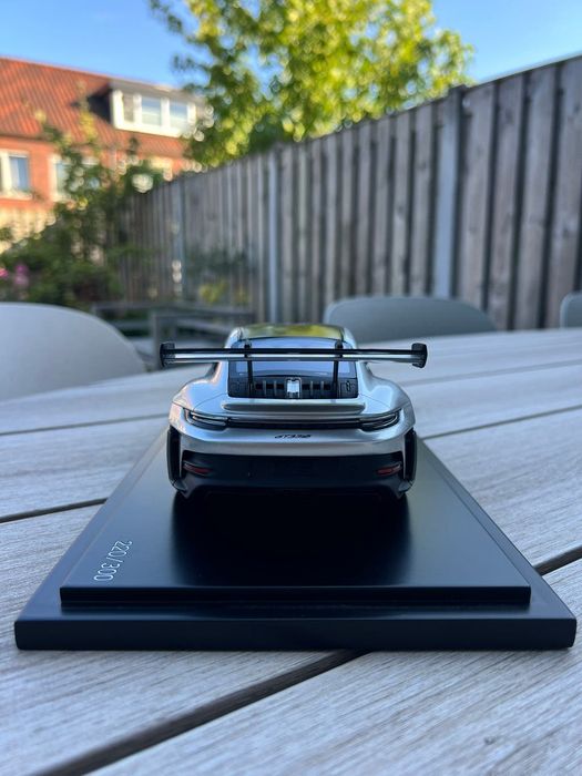 1:18 Model Spark Porsche 911 GT3 RS