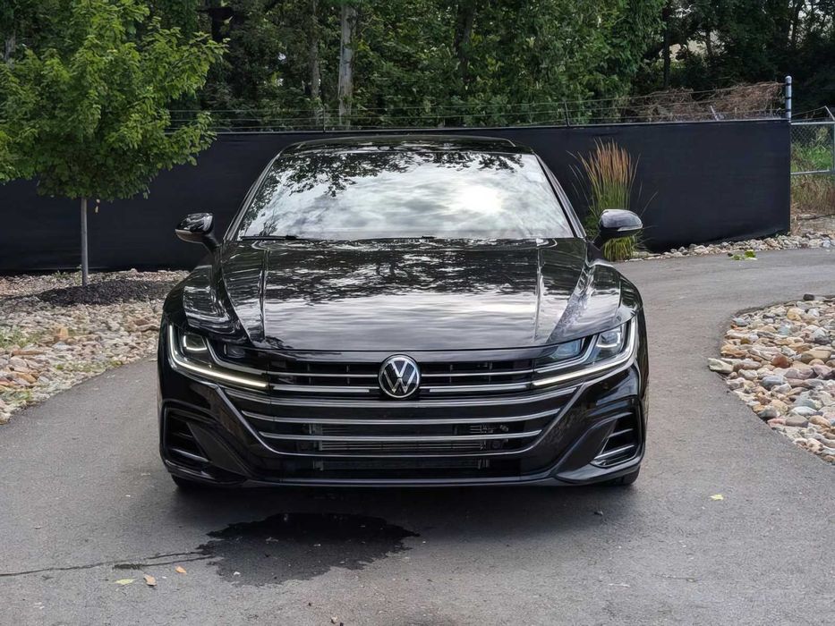 Volkswagen Arteon      2021