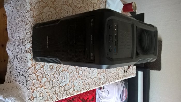 Dla gracza intel i7 3770k3.5GHz 10GB RAM RX570 4GB ssd 120GB hdd 1TB
