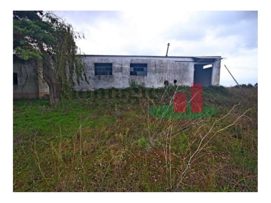 Armazém em Santarém***RIOMAGIC***