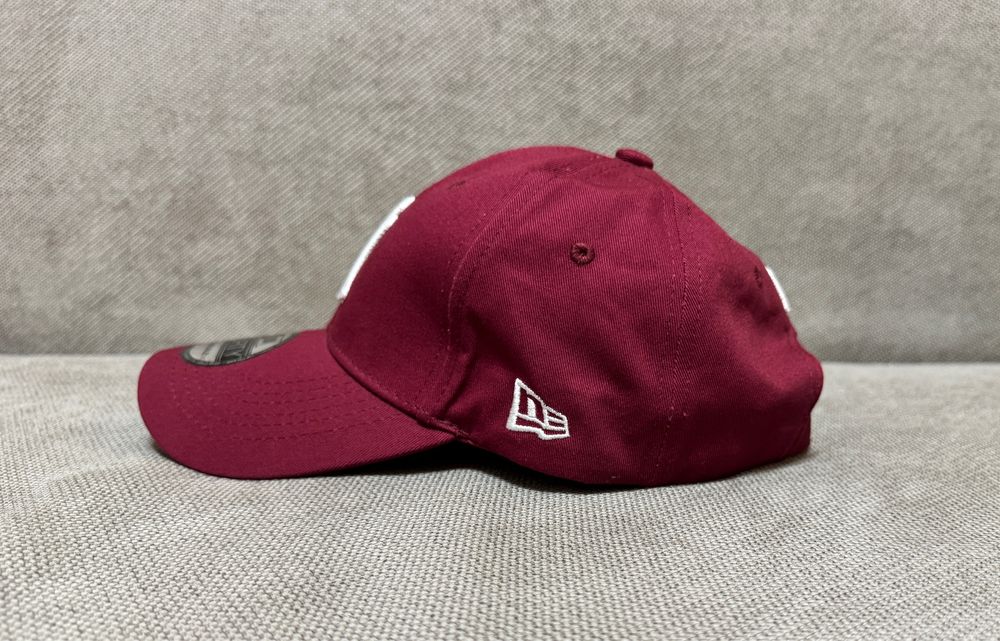 Бейсболка New Era .