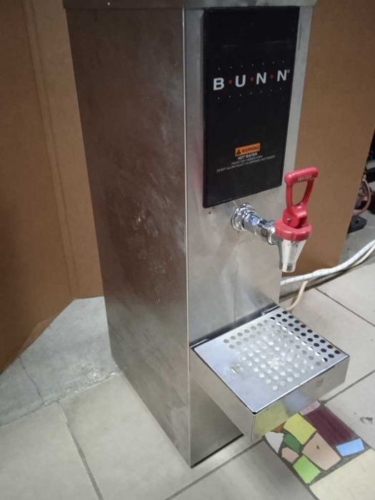 Нагреватель воды проточный.