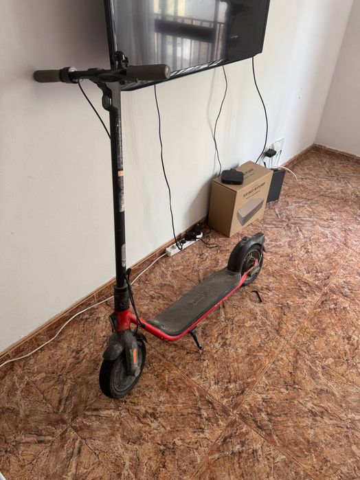 2 trotinete avariada