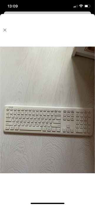 Клавіатура з безпроводною мишкою. Стан ідеальний
