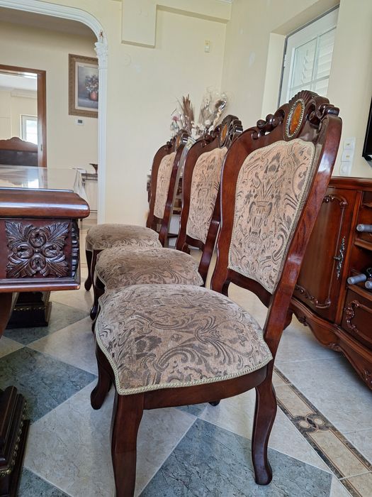 Conjunto Completo de Mobiliário de Luxo em Madeira Maciça Estilo Clássico (Excelente Estado)