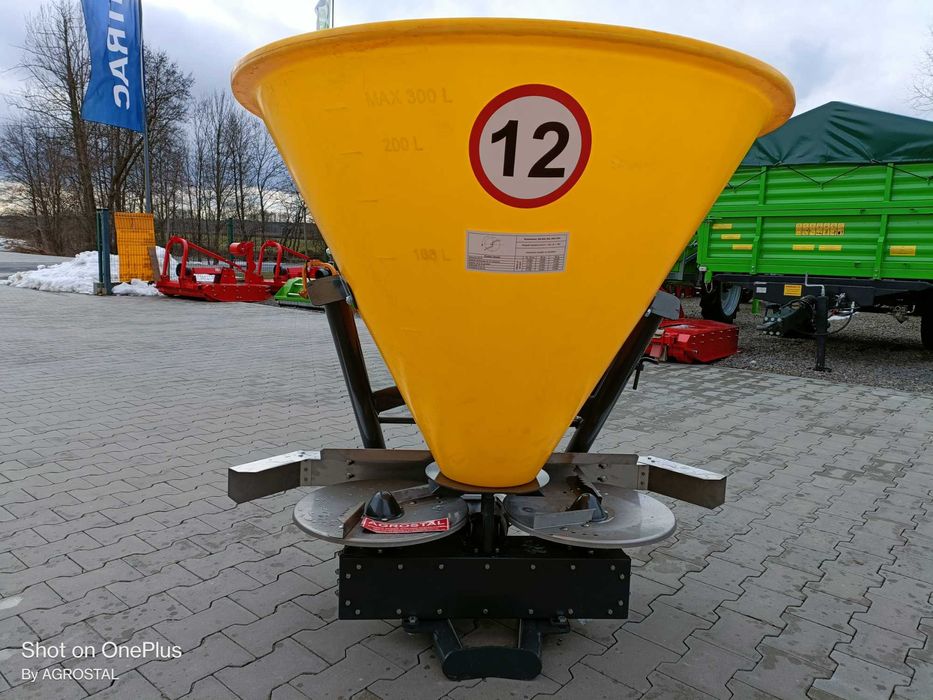 Rozsiewacz polowy dwutarczowy Langren RS-600 plandeka AGROSTAL