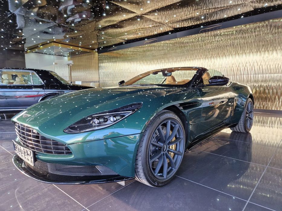 Aston Martin DB11 Volante V8