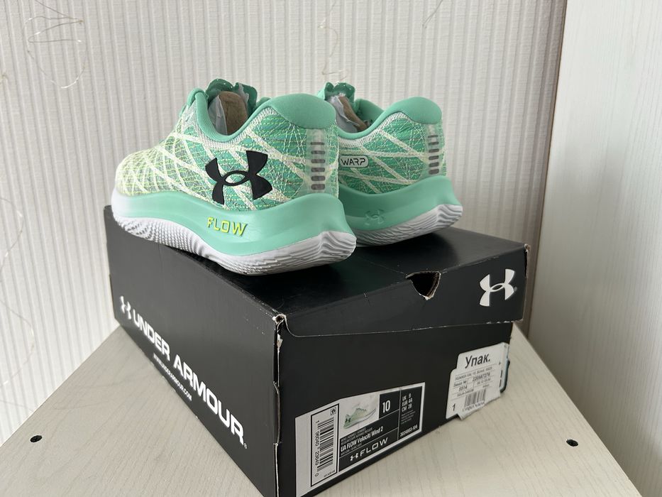 Продам чоловічі майже нові кросівки Under Armour 28см